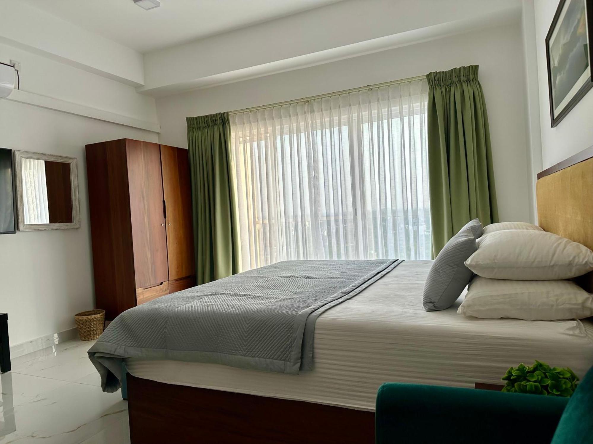 Ocean Breeze Hotel Residencies Britlanka Apartments Negombo Kültér fotó