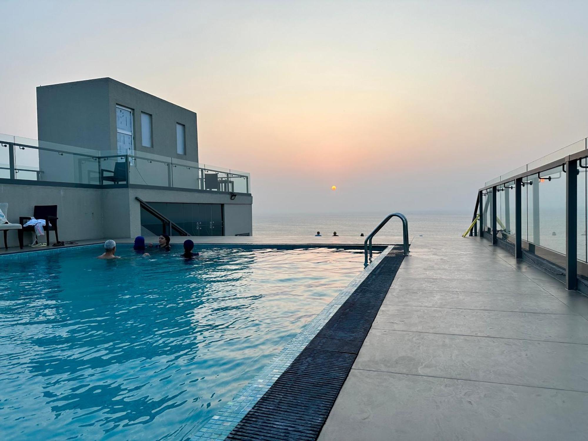 Ocean Breeze Hotel Residencies Britlanka Apartments Negombo Kültér fotó